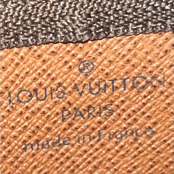Louis Vuitton key pouch - Picture 4 of 13